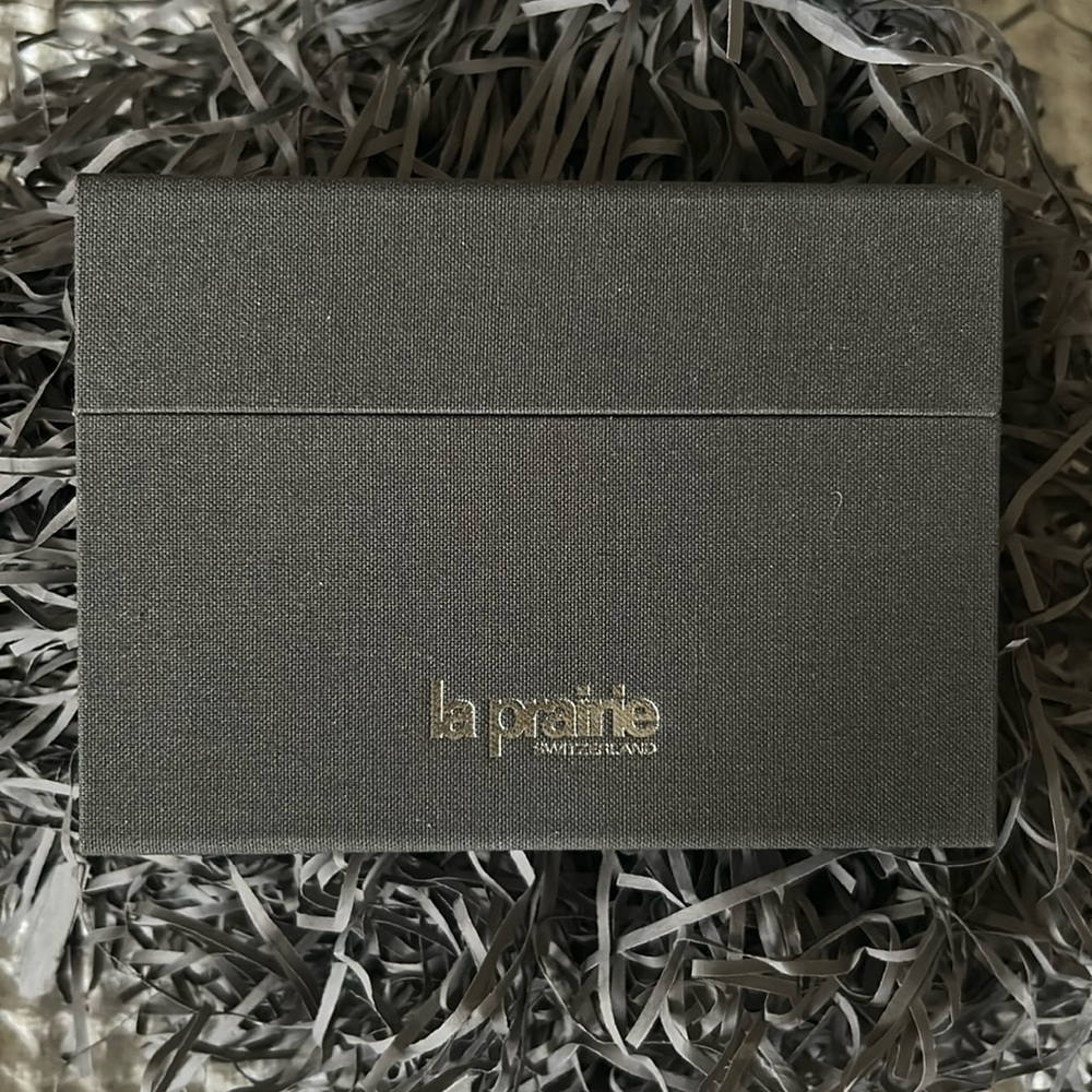 La Prairie Luxury Multipurpose Magnetic Case+Made Of Sturdy Repurposed Cardboard